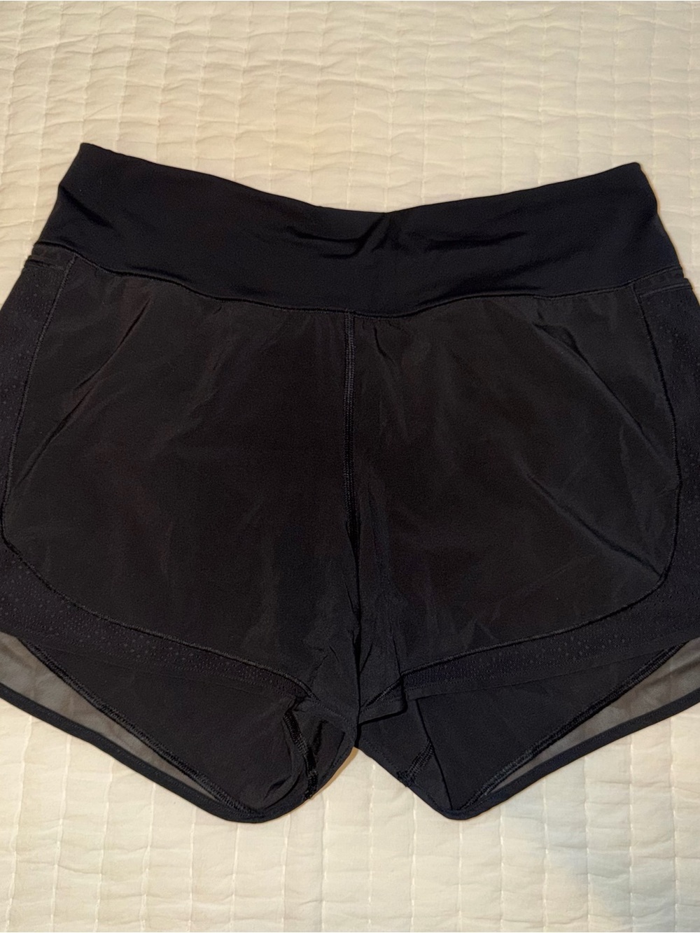 Lululemon Women's High-rise Short 4”